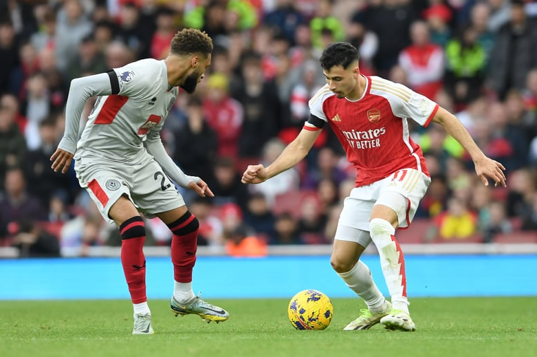 Phan tich phong do Sheffield United vs Arsenal NHA